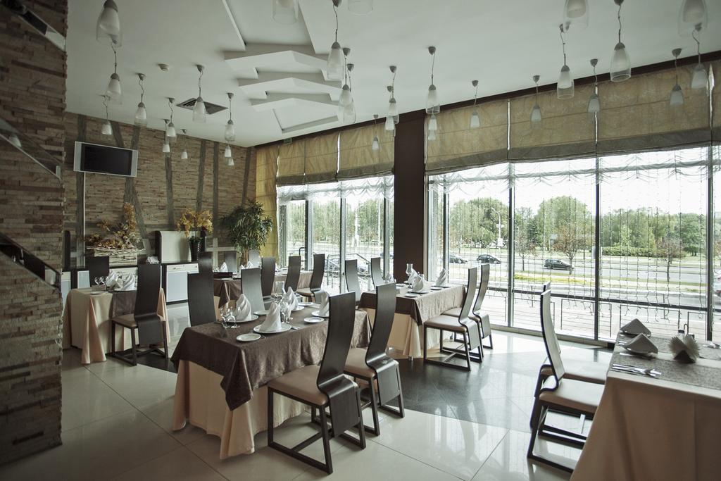 Victoria Hotel & Business Centre Minsk Buitenkant foto