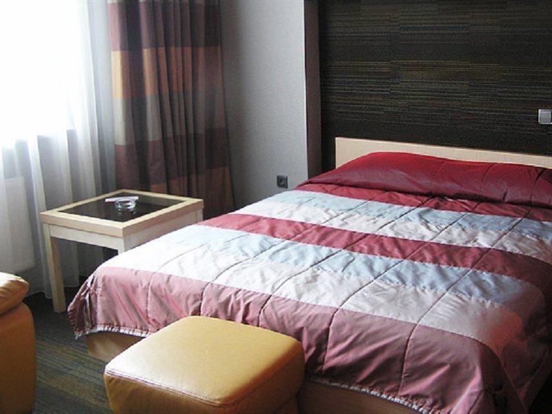 Victoria Hotel & Business Centre Minsk Buitenkant foto
