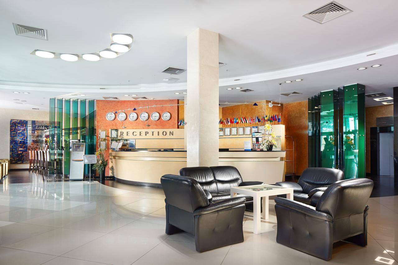 Victoria Hotel & Business Centre Minsk Buitenkant foto