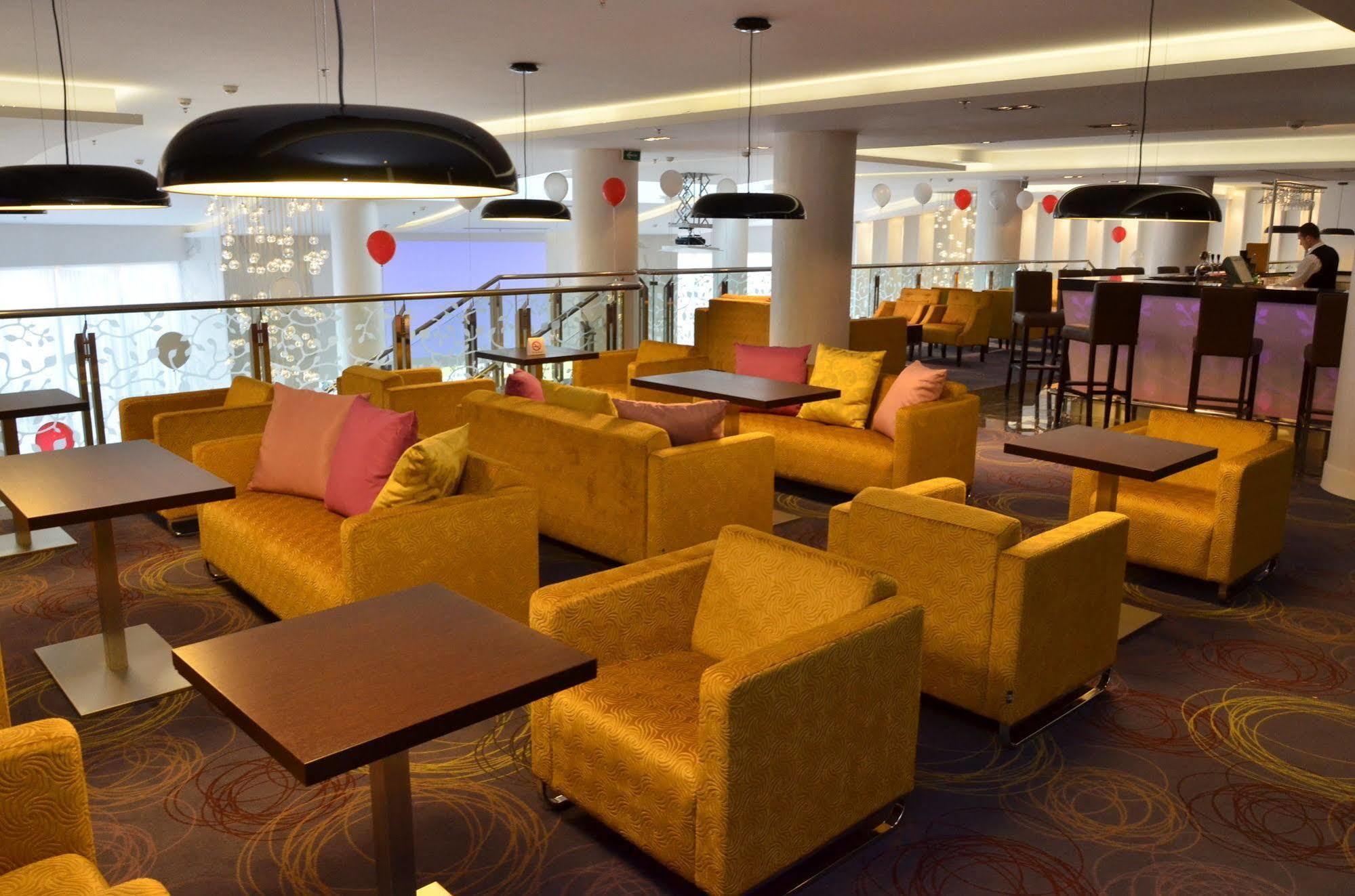 Victoria Hotel & Business Centre Minsk Buitenkant foto