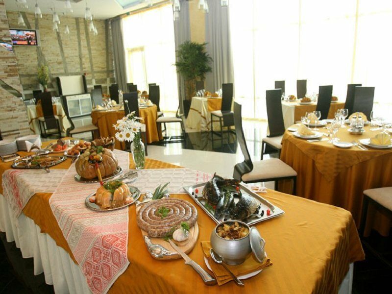 Victoria Hotel & Business Centre Minsk Buitenkant foto